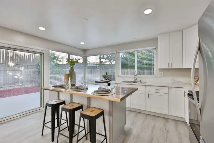 11379 Vela Dr, San Diego, California 92126