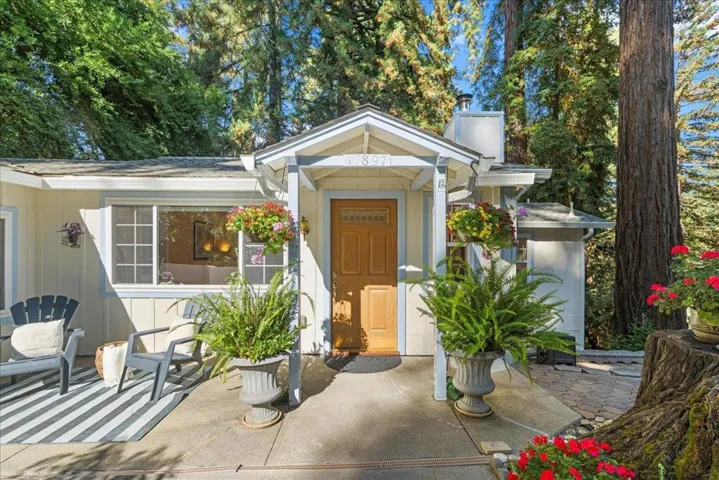 17897 Mozelle Court, Los Gatos, California 95033