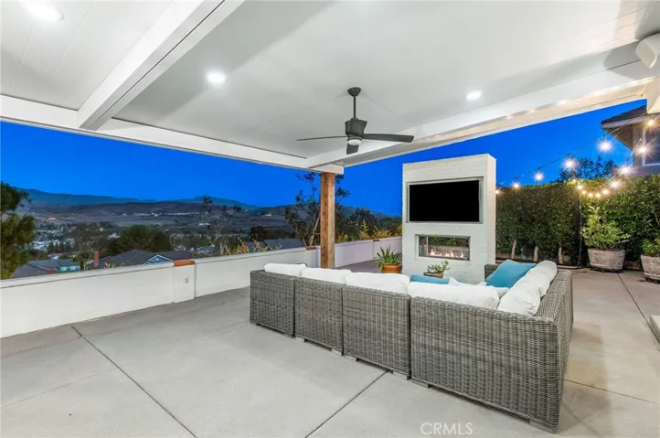 9736 Willow Glenn Circle, North Tustin, California 92705