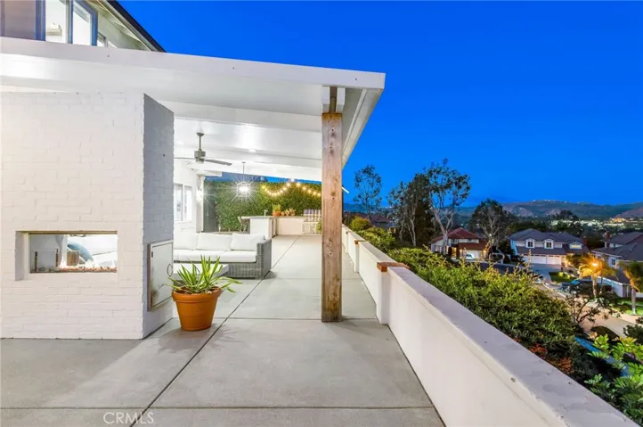 9736 Willow Glenn Circle, North Tustin, California 92705