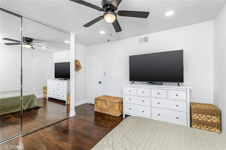 9736 Willow Glenn Circle, North Tustin, California 92705