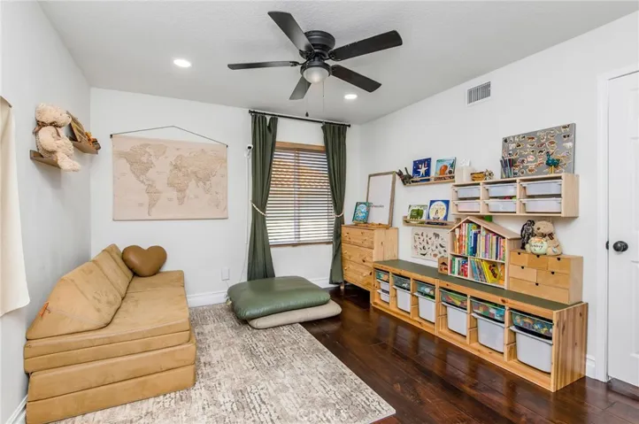 9736 Willow Glenn Circle, North Tustin, California 92705