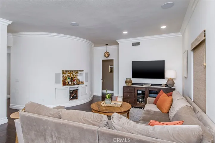 9736 Willow Glenn Circle, North Tustin, California 92705