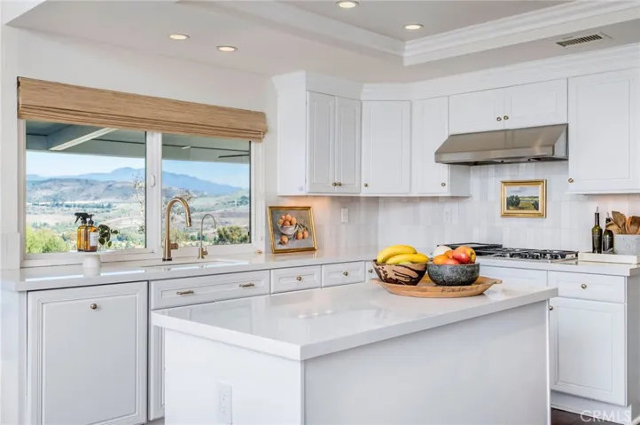 who wouldn't mind washing the dishes with THIS view