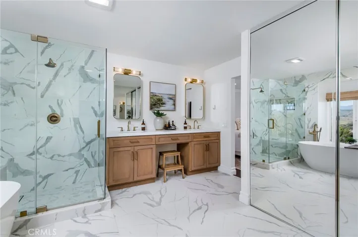 9736 Willow Glenn Circle, North Tustin, California 92705