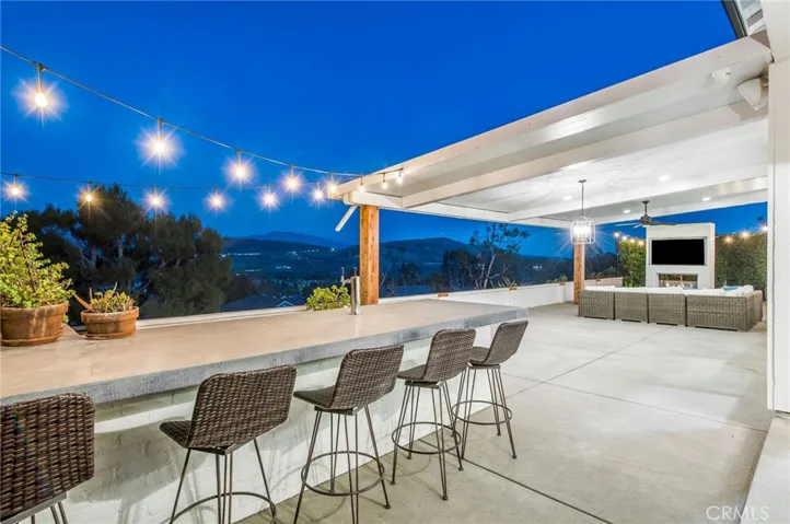 9736 Willow Glenn Circle, North Tustin, California 92705