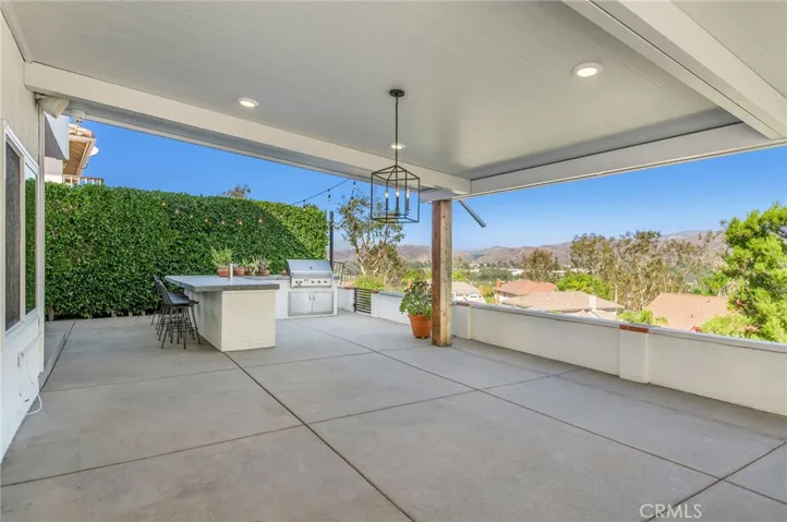 9736 Willow Glenn Circle, North Tustin, California 92705