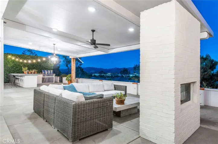 9736 Willow Glenn Circle, North Tustin, California 92705