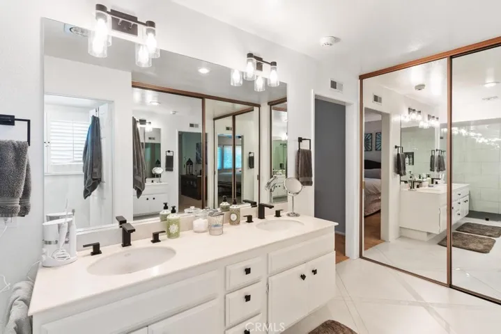 2 Willowgrove, Irvine, California 92604