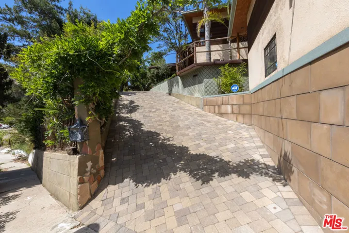 6649 Cahuenga Terrace, Los Angeles, California 90068