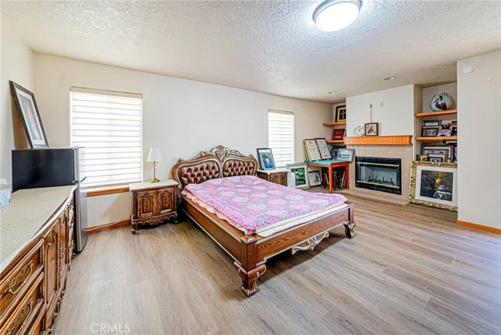15813 Willow Street, Hesperia, California 92345