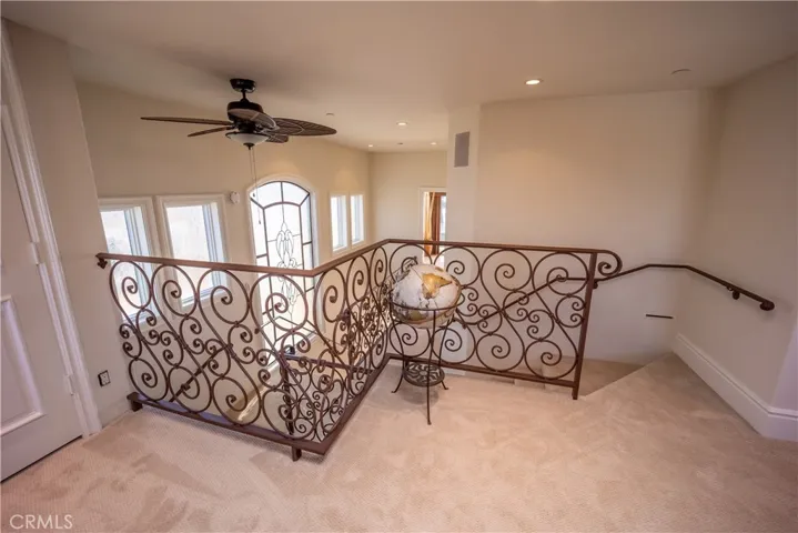 loft area towards stairs