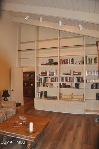Ideal for books & toys