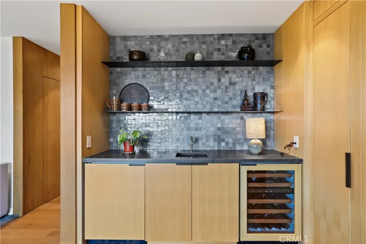 515 Poplar Street, Laguna Beach, California 92651