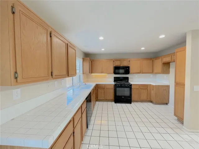 651 Pointe Vista Lane, Corona, California 92881