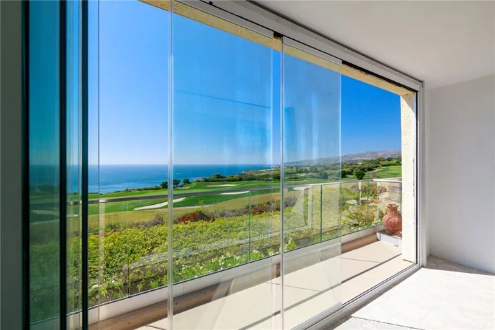 3200 La Rotonda Drive 113, Rancho Palos Verdes, California 90275