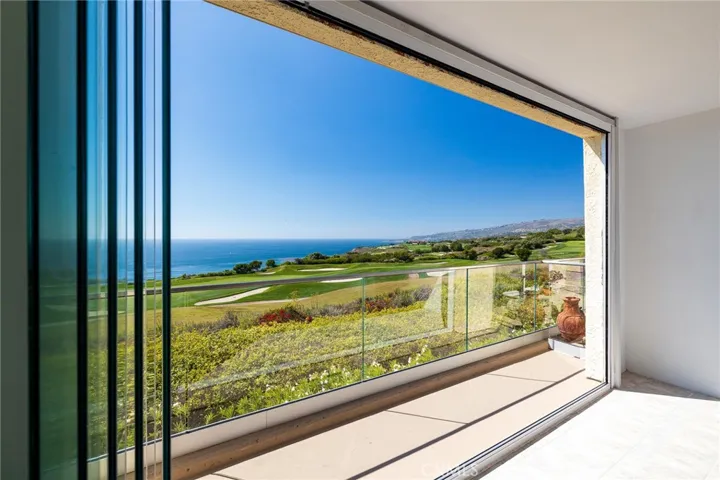 3200 La Rotonda Drive 113, Rancho Palos Verdes, California 90275