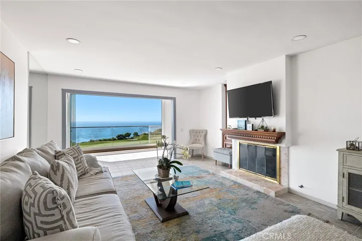 3200 La Rotonda Drive 113, Rancho Palos Verdes, California 90275