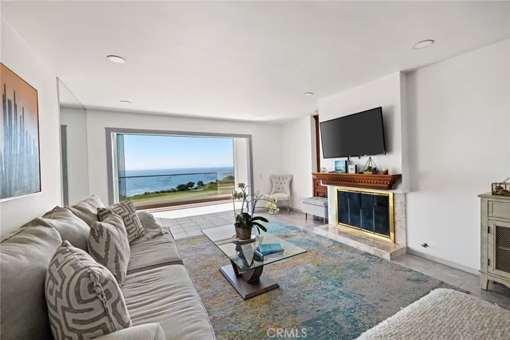 3200 La Rotonda Drive 113, Rancho Palos Verdes, California 90275