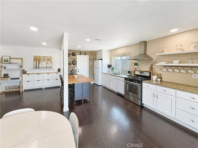 7211 Auld Street, Riverside, California 92503