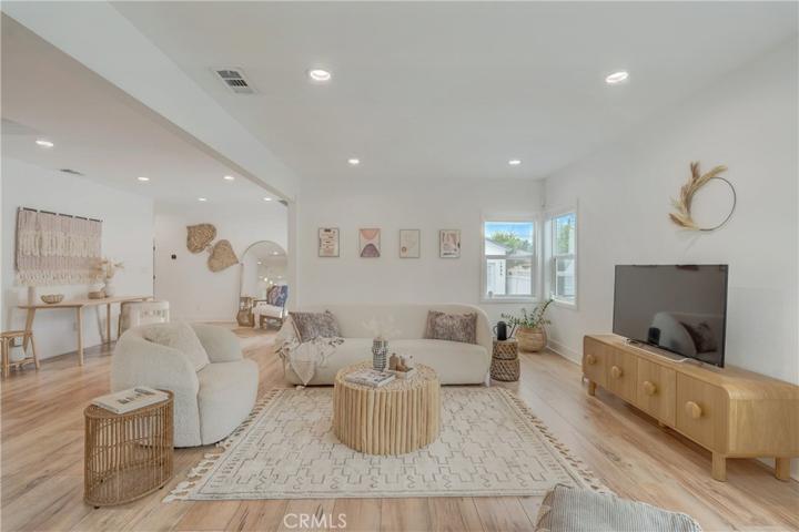 2001 S Spaulding Avenue, Los Angeles, California 90016
