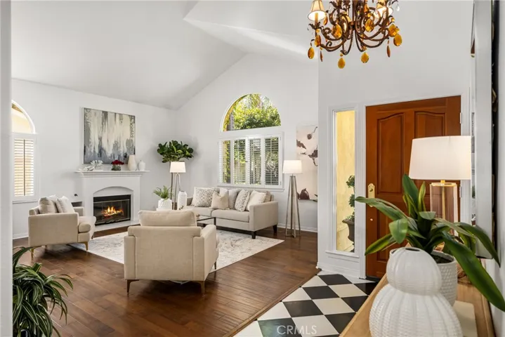 1672 Tustin Avenue, Costa Mesa, California 92627