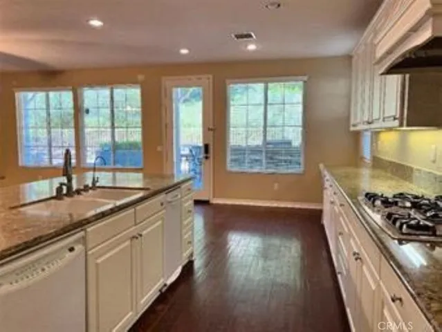 26163 Shadow Rock Lane, Valencia, California 91381
