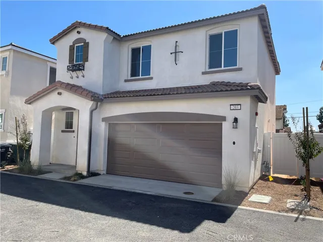 203 Lockhart Way, West Covina, California 91790