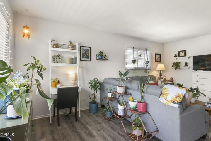 4-web-or-mls-UpMarketMedia2597Rud-017