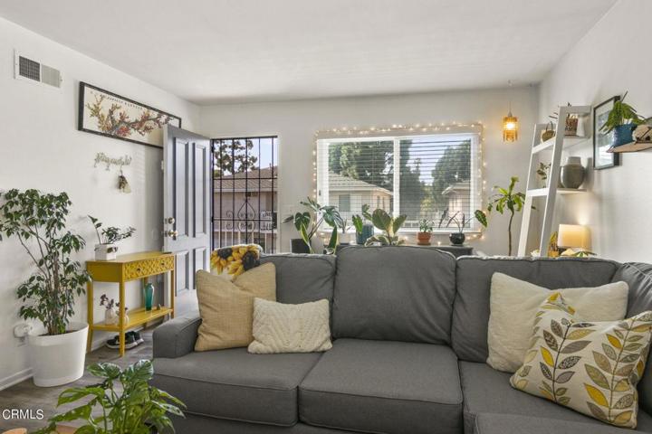 7-web-or-mls-UpMarketMedia2597Rud-033