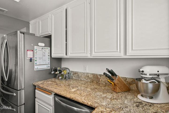 15-web-or-mls-UpMarketMedia2597Rud-072