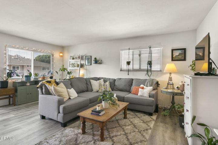 9-web-or-mls-UpMarketMedia2597Rud-044