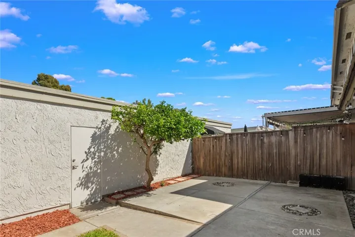 5066 Hampton Court, Westminster, California 92683