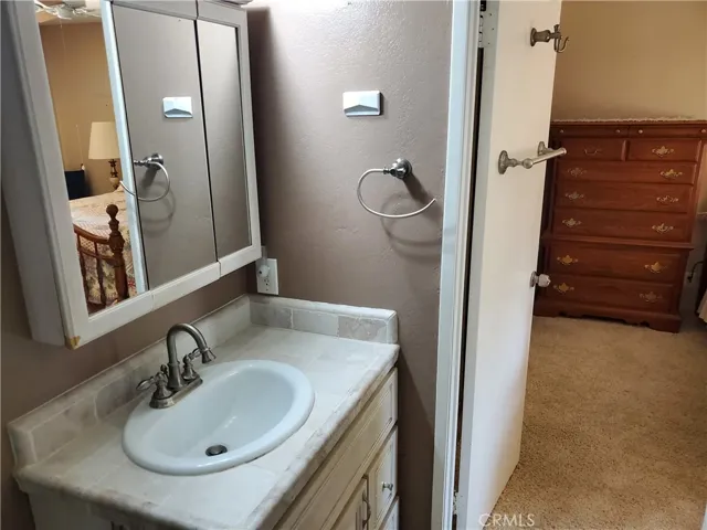 Master Vanity