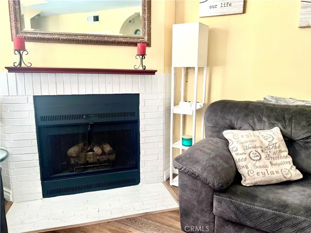 21720 Hart Street Unit 8, Canoga Park, California 91303