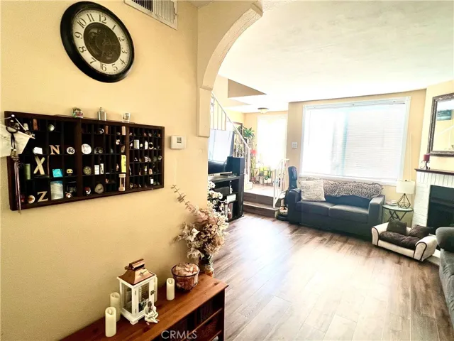 21720 Hart Street Unit 8, Canoga Park, California 91303