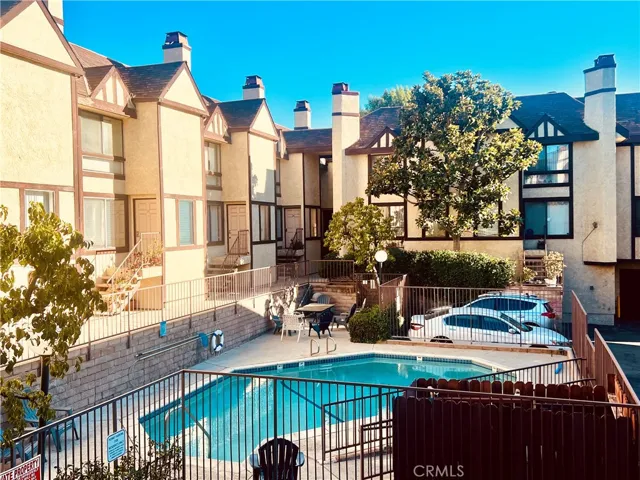 21720 Hart Street Unit 8, Canoga Park, California 91303