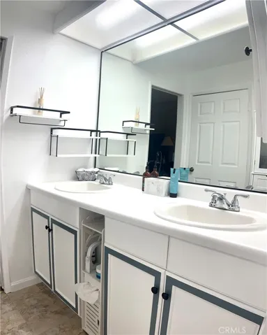 21720 Hart Street Unit 8, Canoga Park, California 91303