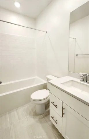 Full Guest Bathroom
