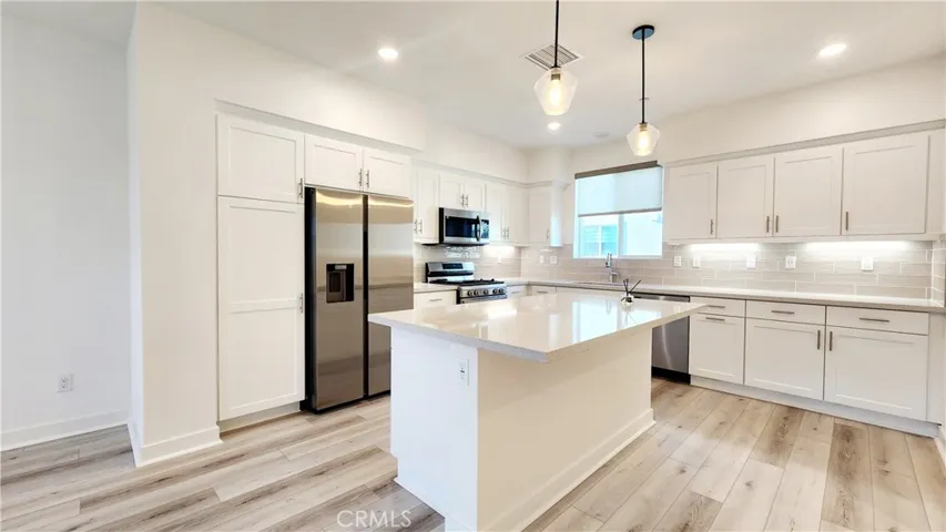 Gorgeous Kitchen with S/S Appliances