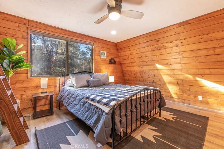 693 Holmes Lane, Sugarloaf, California 92386