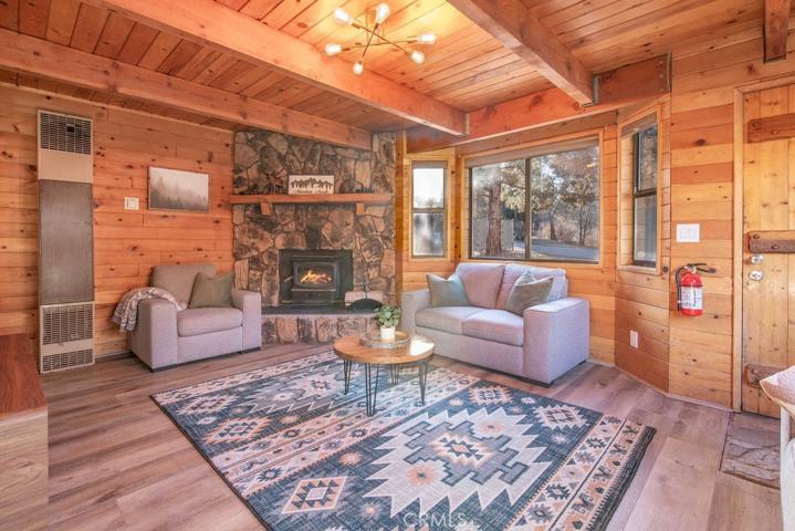 693 Holmes Lane, Sugarloaf, California 92386