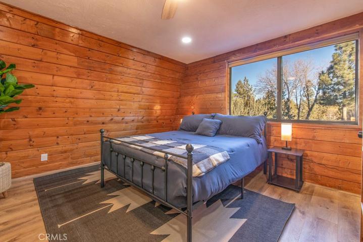 693 Holmes Lane, Sugarloaf, California 92386