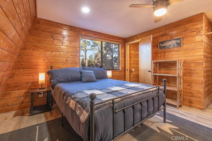 693 Holmes Lane, Sugarloaf, California 92386