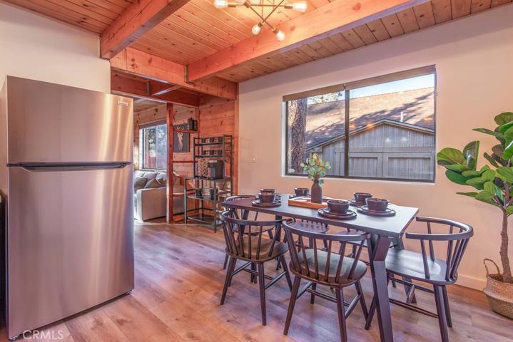 693 Holmes Lane, Sugarloaf, California 92386