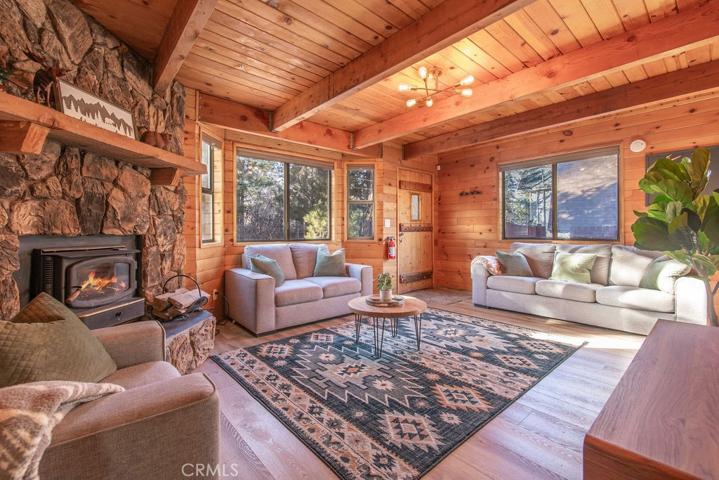 693 Holmes Lane, Sugarloaf, California 92386