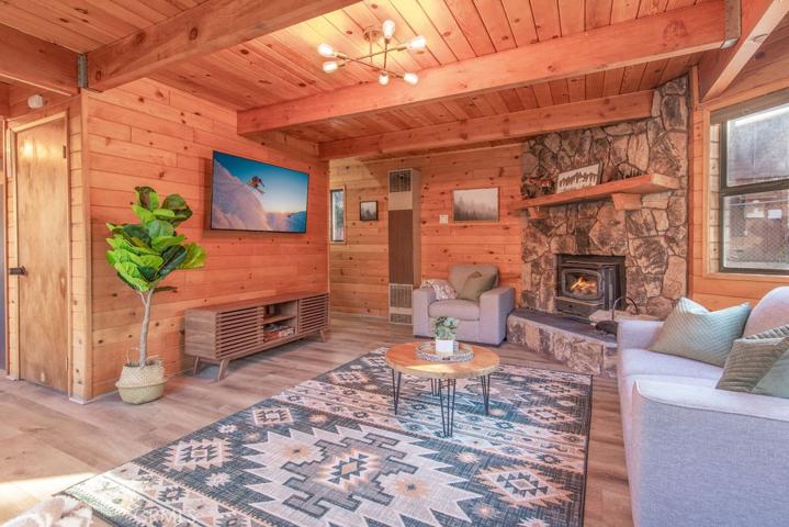 693 Holmes Lane, Sugarloaf, California 92386