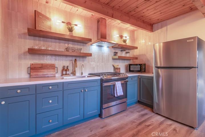 693 Holmes Lane, Sugarloaf, California 92386
