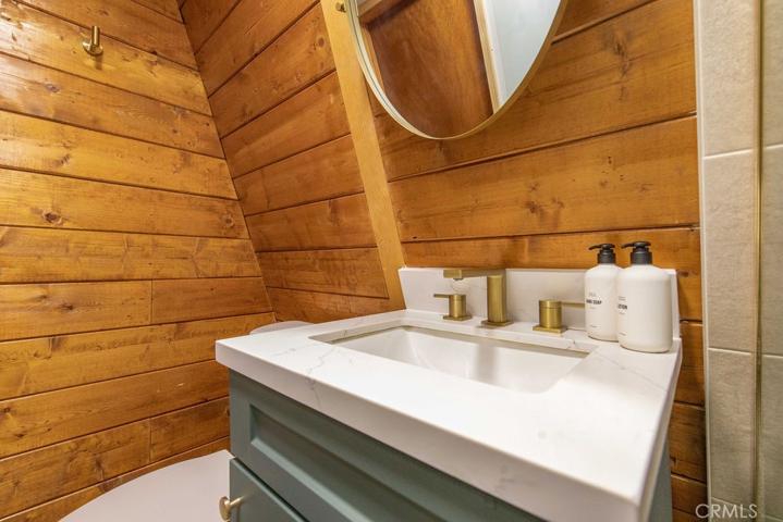 693 Holmes Lane, Sugarloaf, California 92386