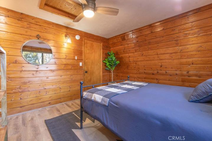 693 Holmes Lane, Sugarloaf, California 92386